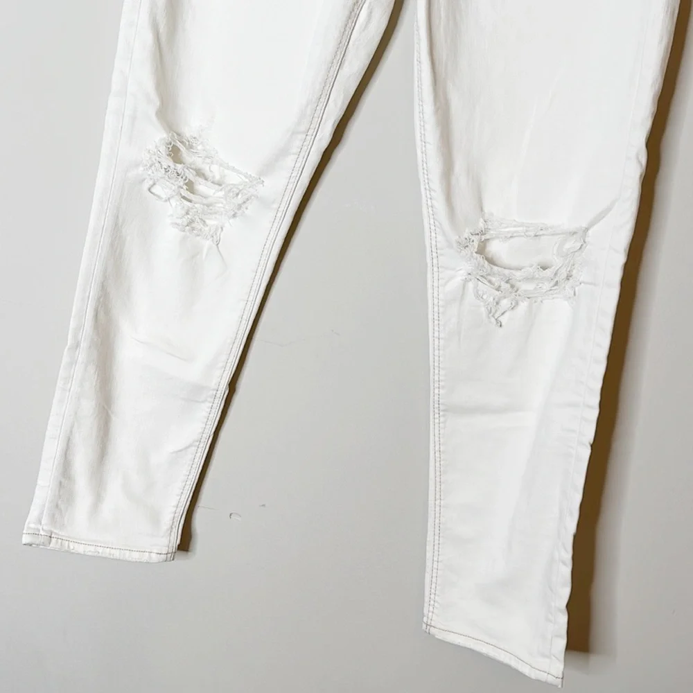 American Eagle White Ripped Straight Leg Mom Denim Jeans women size 4 - Picture 3 of 7